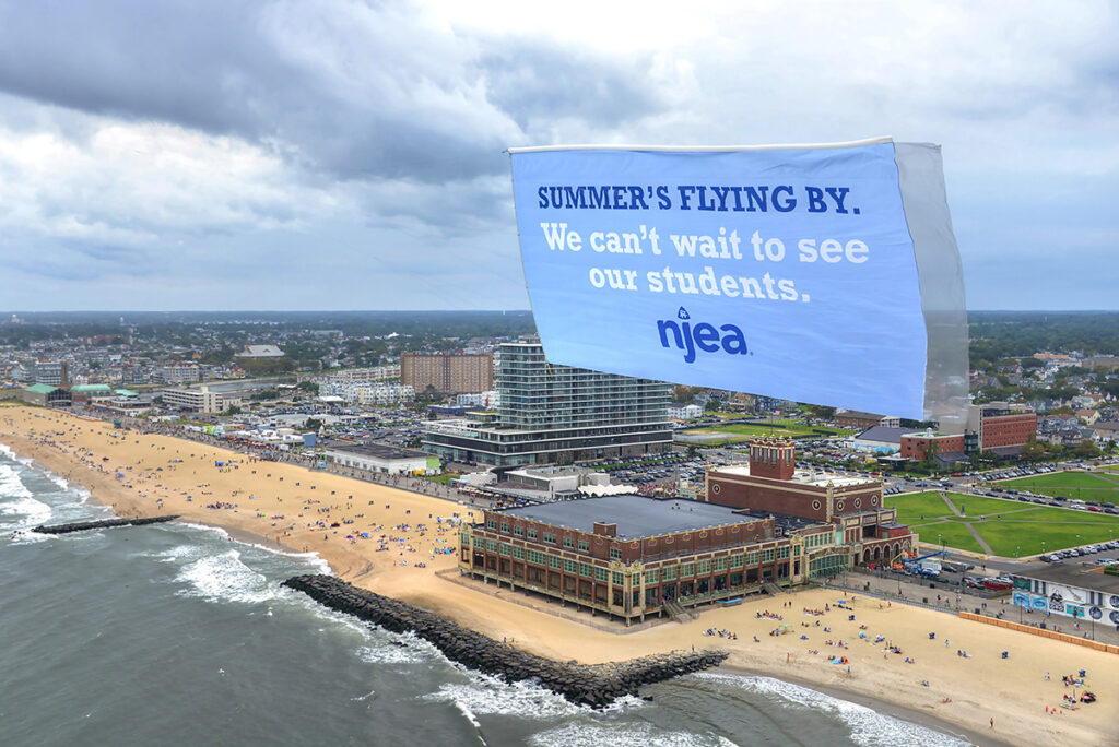 What Is An Airplane Banner? Airsign Aerial Advertising